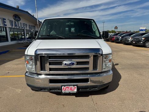 Used 2014 Ford E-250 and Econoline 250 w/ Power Group image 10
