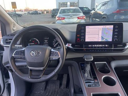 Certified 2024 Toyota Sienna XLE w/ XLE Plus Package image 11