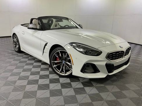 Certified 2026 BMW Z4 M40i w/ Premium Package image 3