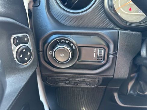 Certified 2025 Jeep Wrangler Unlimited Rubicon image 25