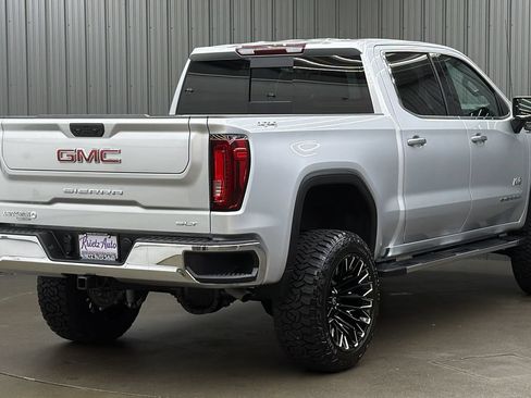 Used 2022 GMC Sierra 1500 SLT w/ SLT Convenience Package AWD/4WD image 5