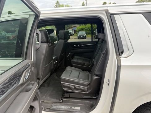 Used 2021 GMC Yukon XL Denali w/ Denali Premium Package AWD/4WD image 17