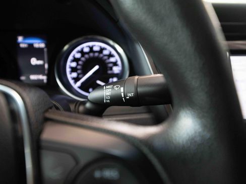 Used 2020 Toyota Camry LE FWD image 14