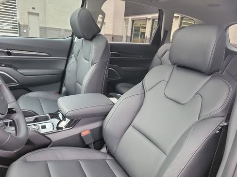 New 2025 Kia Telluride S image 18