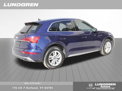 Used 2023 Audi Q5 2.0T Premium w/ Convenience Package image 3