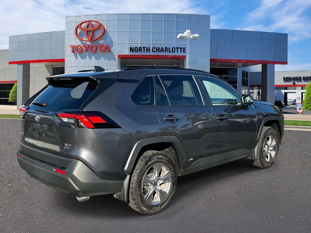 Used 2025 Toyota RAV4 XLE w/ Convenience Package AWD/4WD image 8