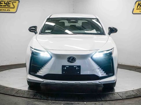 Used 2025 Lexus RZ 300e image 6