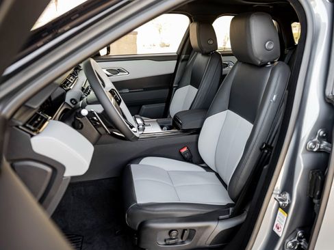 New 2026 Land Rover Range Rover Velar Dynamic SE image 13