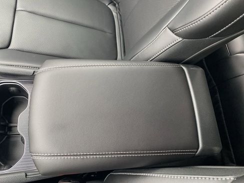 New 2025 Jeep Grand Cherokee Limited w/ Luxury Tech Group II image 32