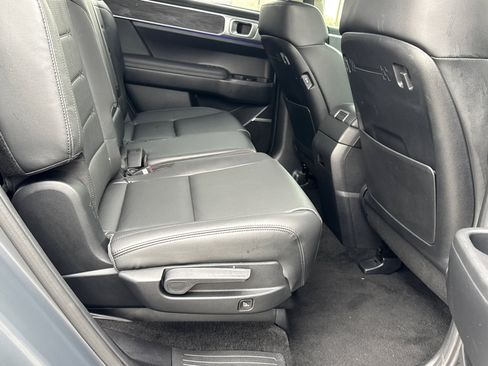 Certified 2025 Hyundai Santa Fe Limited image 15