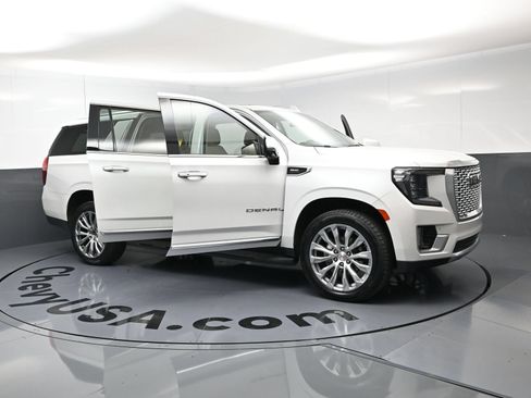 Used 2022 GMC Yukon XL Denali AWD/4WD image 24