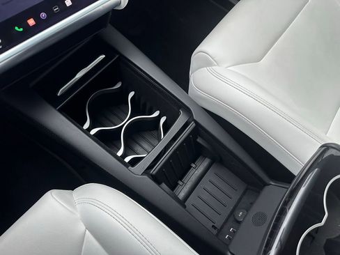 Used 2017 Tesla Model X 90D image 23