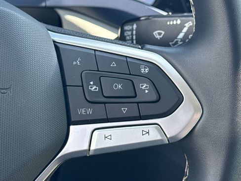 Certified 2023 Volkswagen Taos SE AWD/4WD image 34