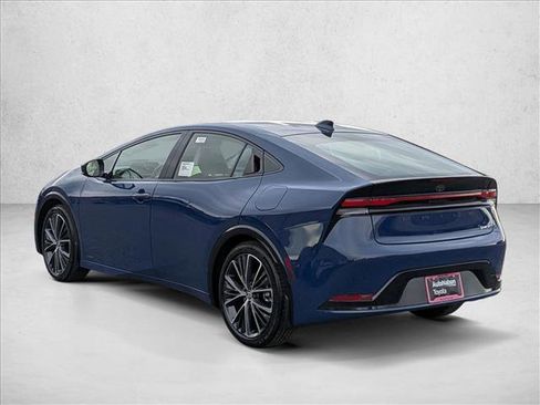 Certified 2025 Toyota Prius XLE image 8