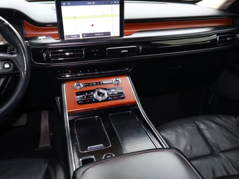 Used 2020 Lincoln Aviator Reserve w/ Elements Package Plus image 11