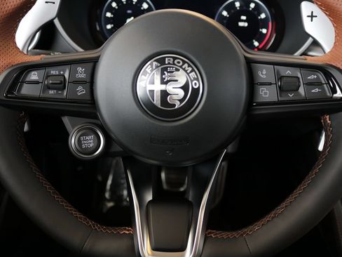 New 2025 Alfa Romeo Stelvio Sprint AWD/4WD image 49