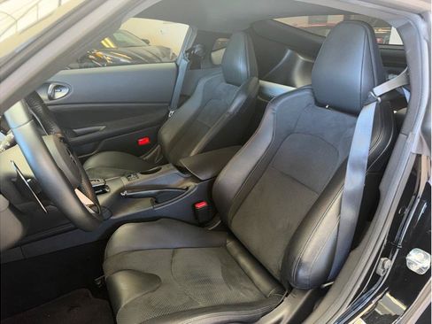 Used 2024 Nissan Z Performance w/ Floor Mat Package RWD image 24