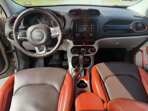 Used 2016 Jeep Renegade Latitude w/ Safety & Security Group FWD image 11