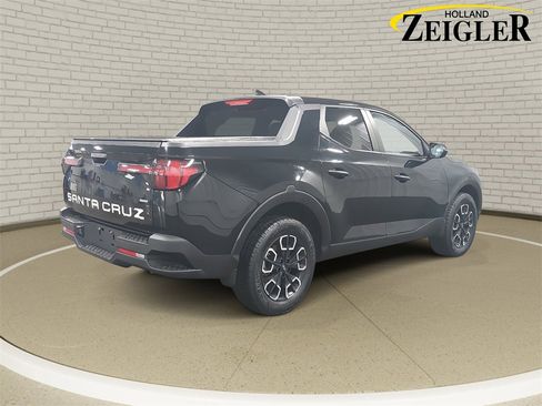 Used 2023 Hyundai Santa Cruz SEL image 5