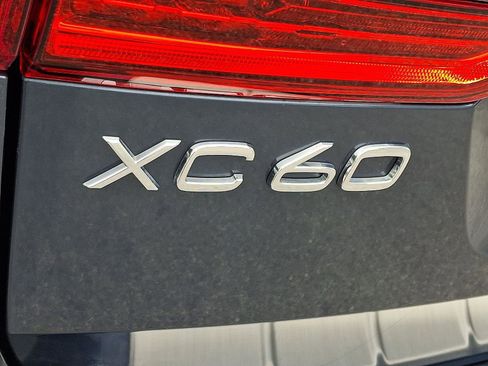 Certified 2023 Volvo XC60 B6 Ultimate w/ Climate Package AWD/4WD image 29