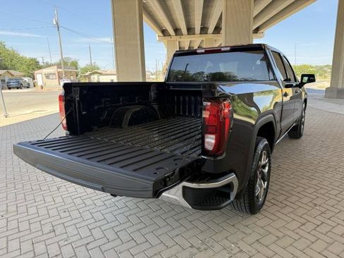 New 2026 GMC Sierra 1500 SLE image 8