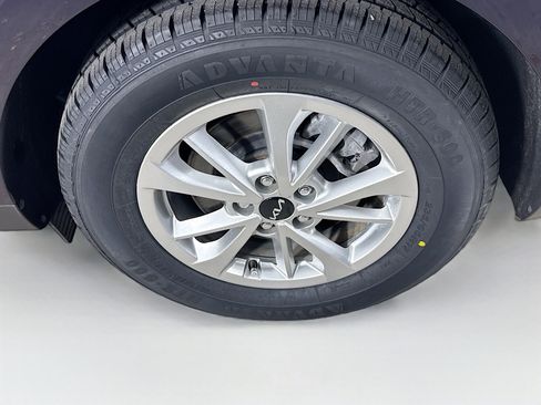 Used 2024 Kia Carnival LX image 38