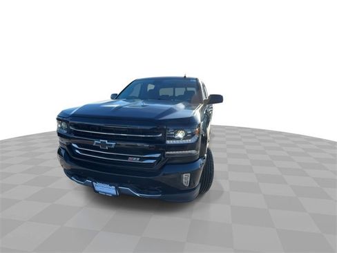 Used 2017 Chevrolet Silverado 1500 LTZ Z71 w/ Realtree Edition image 4