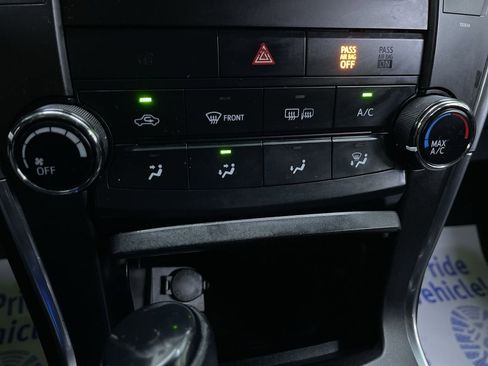 Used 2017 Toyota Camry SE image 23