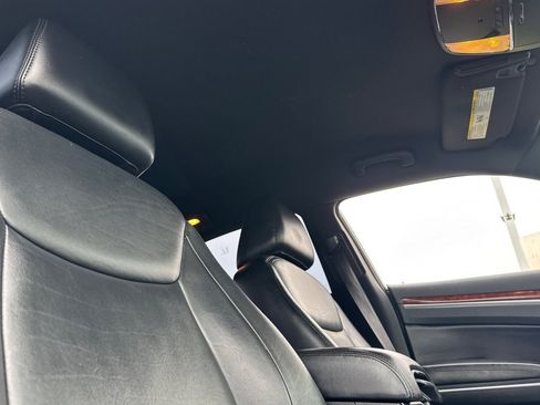 Used 2014 Chrysler 300 image 14