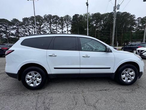 Used 2017 Chevrolet Traverse LS AWD/4WD image 9