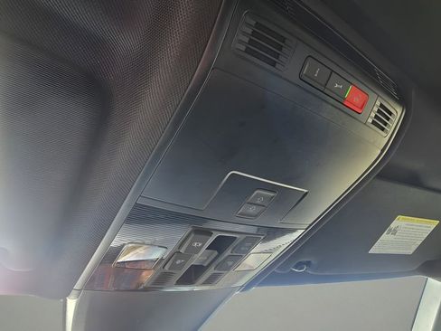 Used 2023 Volkswagen Tiguan SE R-Line image 24