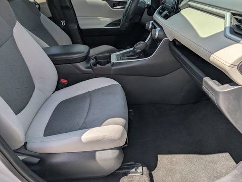 Used 2021 Toyota RAV4 XLE FWD image 29