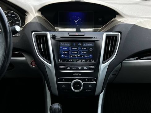 Used 2017 Acura TLX FWD image 17