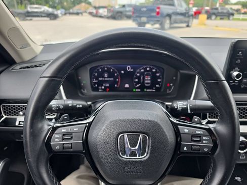 Used 2022 Honda Civic Touring image 7