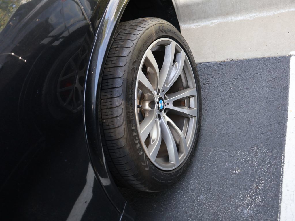 Used 2015 BMW X5 xDrive50i AWD/4WD image 22
