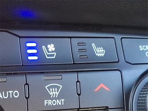 Used 2024 Dodge Durango GT image 27