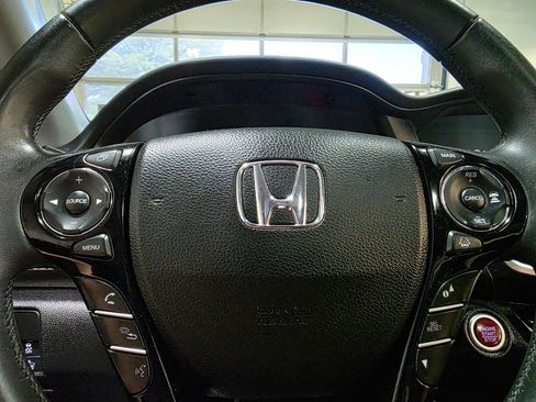 Used 2016 Honda Accord Touring image 30