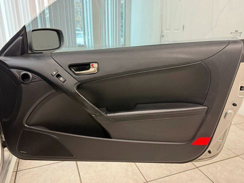 Used 2013 Hyundai Genesis 3.8 image 18