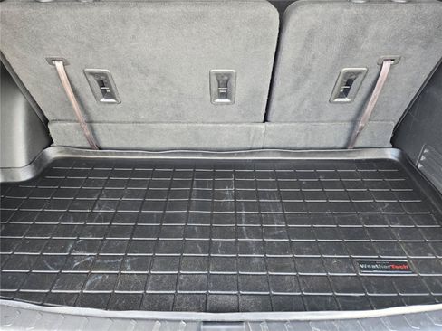 Used 2018 Chevrolet Traverse LS FWD image 32