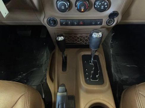Used 2016 Jeep Wrangler Unlimited Sahara w/ Max Tow Package AWD/4WD image 26