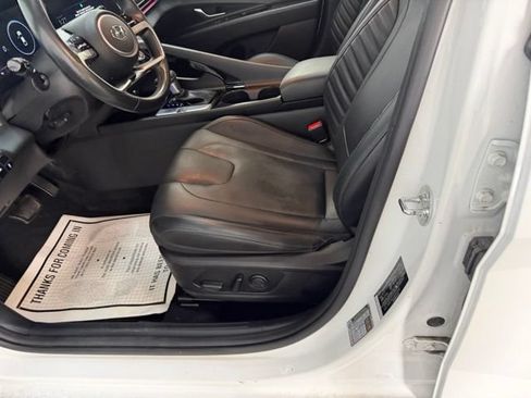 Certified 2023 Hyundai Elantra Limited FWD image 20