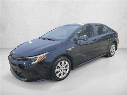 Used 2023 Toyota Corolla LE image 1
