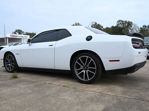 Used 2022 Dodge Challenger R/T w/ Plus Package image 4
