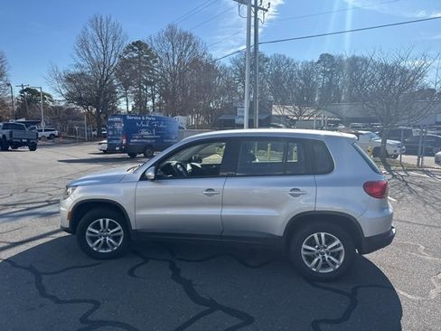 Used 2013 Volkswagen Tiguan S image 4
