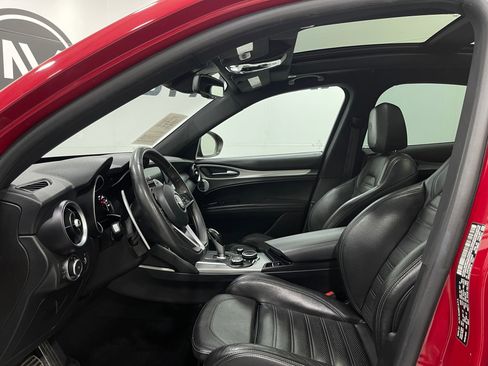 Used 2018 Alfa Romeo Stelvio Ti Sport image 13
