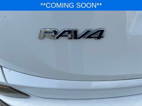 Used 2017 Toyota RAV4 LE FWD image 17