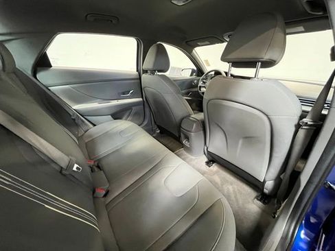 Used 2024 Hyundai Elantra SEL FWD image 12