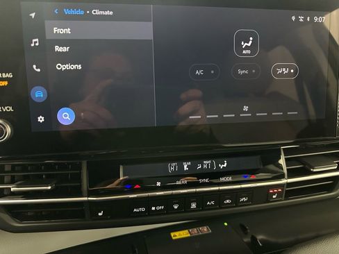 Used 2025 Toyota Sienna XSE image 31