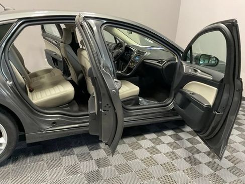 Used 2018 Ford Fusion S FWD image 21