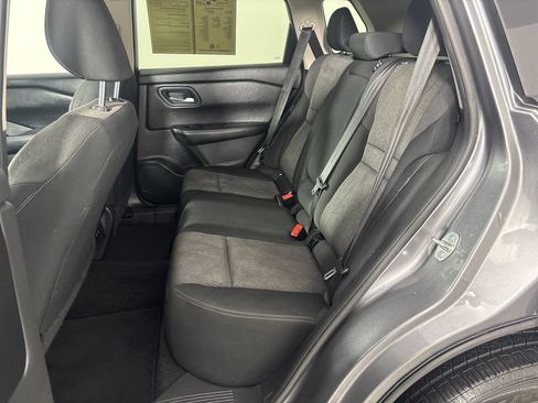 Used 2024 Nissan Rogue SV AWD/4WD image 11